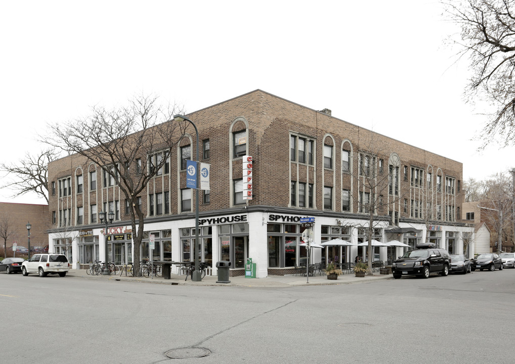 25th & Nicollet in Minneapolis, MN - Foto de edificio