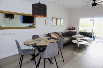 16755 Hemingway Dr in Weston, FL - Building Photo - Building Photo