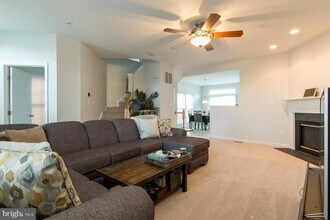1752 Theale Way in Severn, MD - Foto de edificio - Building Photo