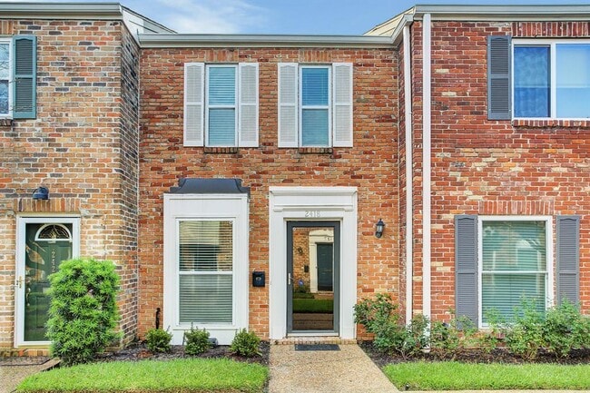 property at 2418 Tarrytown Mall