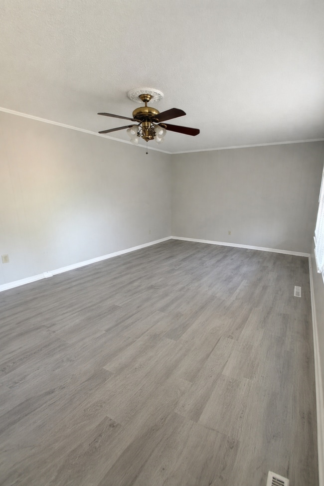 152 Leonard Dr in Thomasville, NC - Building Photo - Building Photo