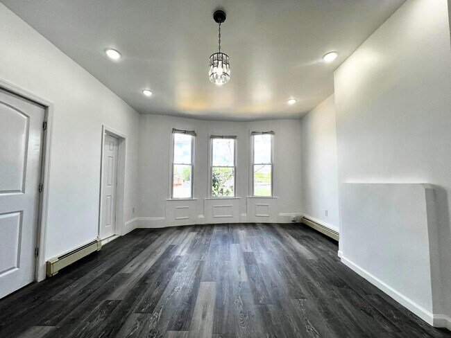 216 Central Ave in Jersey City, NJ - Building Photo - Building Photo