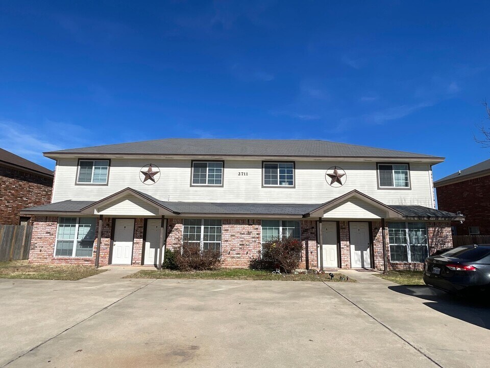 2711 Vernice Loop in Killeen, TX - Building Photo