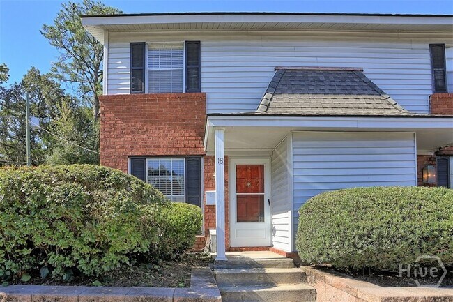 18 Knollwood Cir in Savannah, GA - Foto de edificio - Building Photo