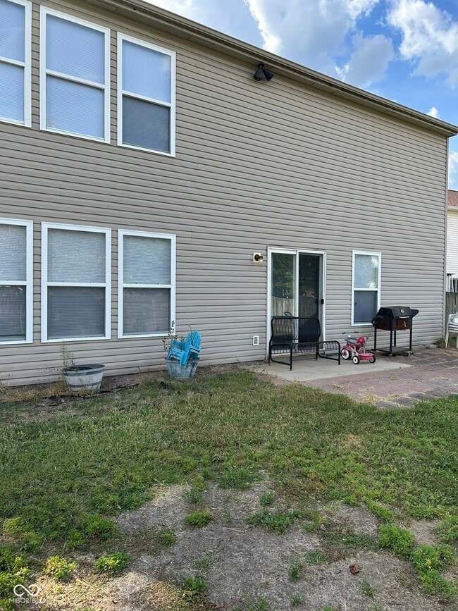 14229 Weeping Cherry Dr in Fishers, IN - Building Photo - Building Photo