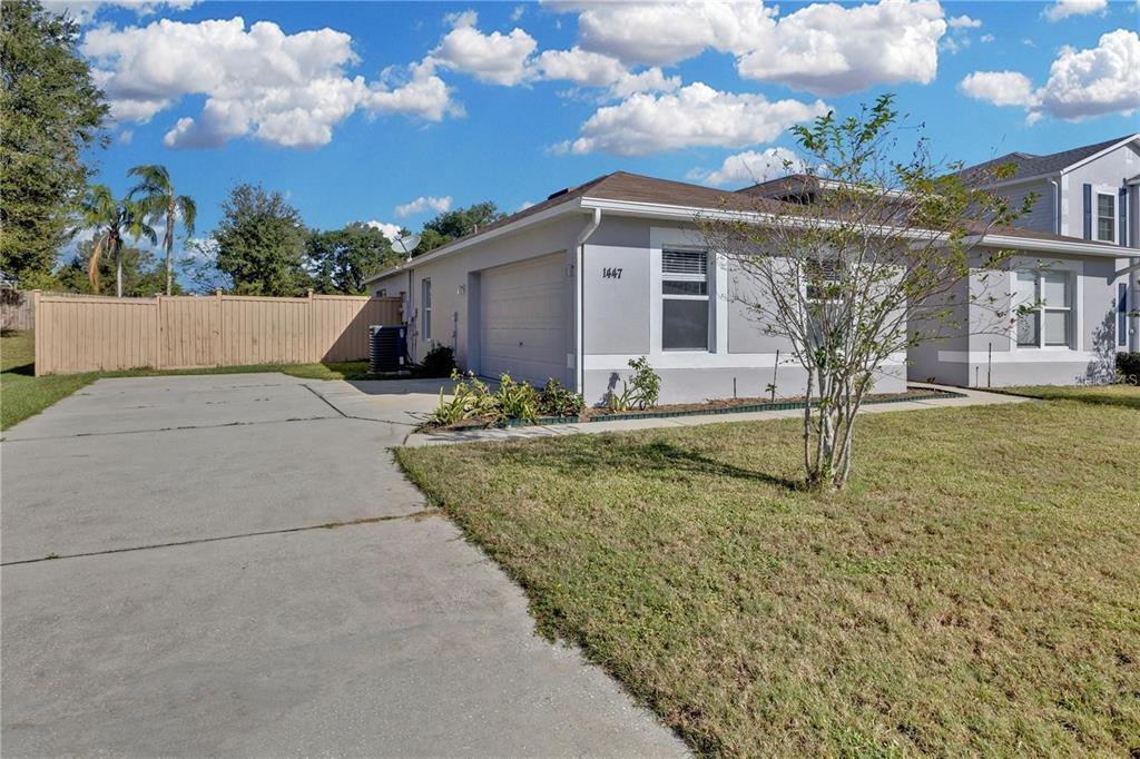 1447 Dunn Cove Dr in Apopka, FL - Building Photo