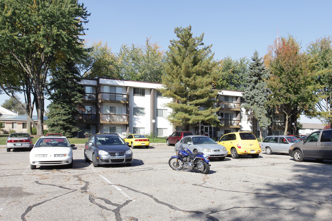 Campus View Apartments in Allendale, MI - Foto de edificio - Building Photo