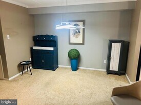 60104 Delaire Landing Rd in Philadelphia, PA - Building Photo