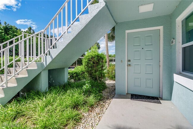125 Wading Bird Cir in Naples, FL - Building Photo - Building Photo