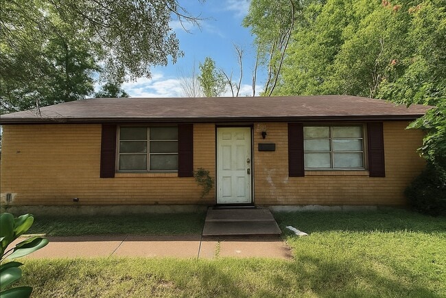 property at 2413 N Gathings Dr
