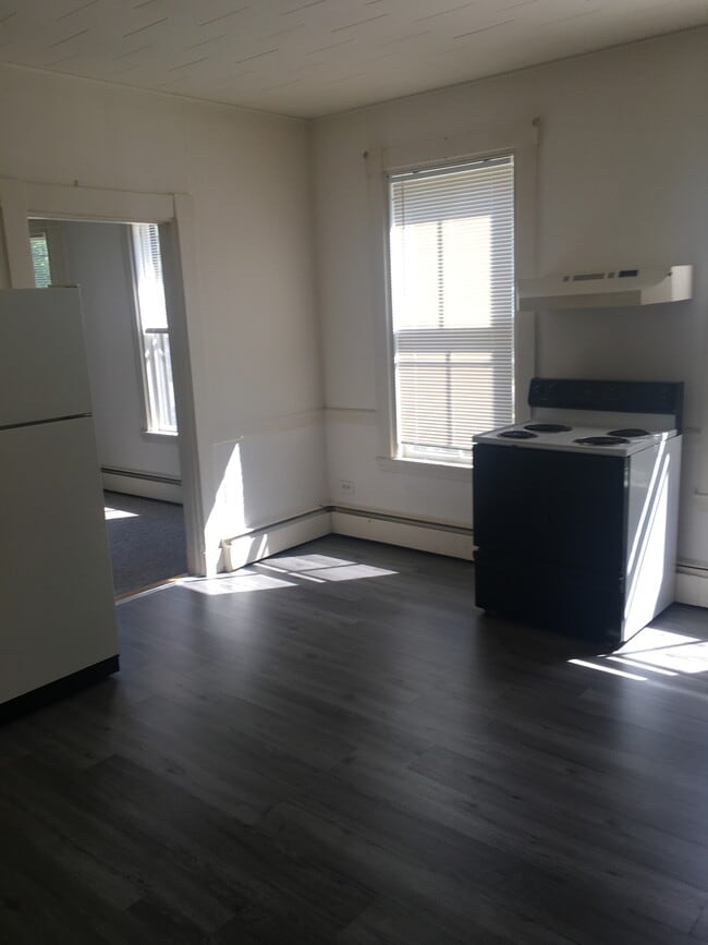 193 W Broadway, Unit #1 in Bangor, ME - Building Photo - Building Photo