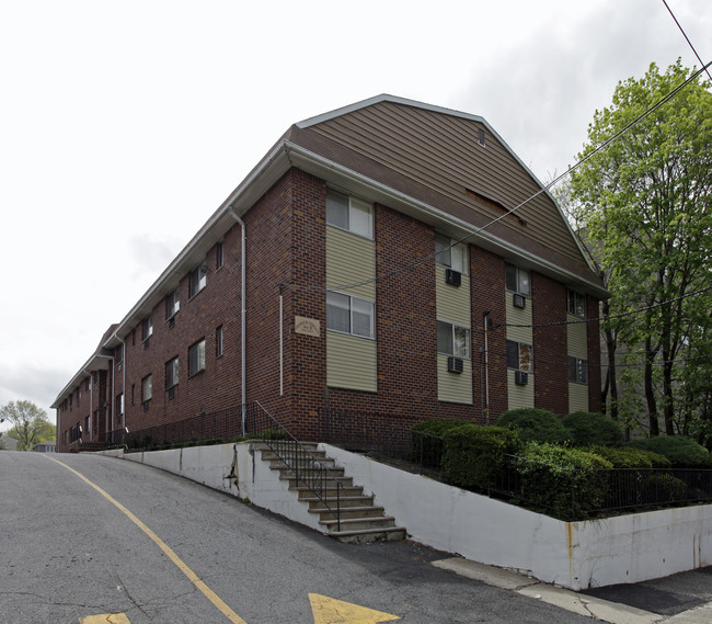 Franklin Terrace in Bloomfield, NJ - Building Photo - Building Photo