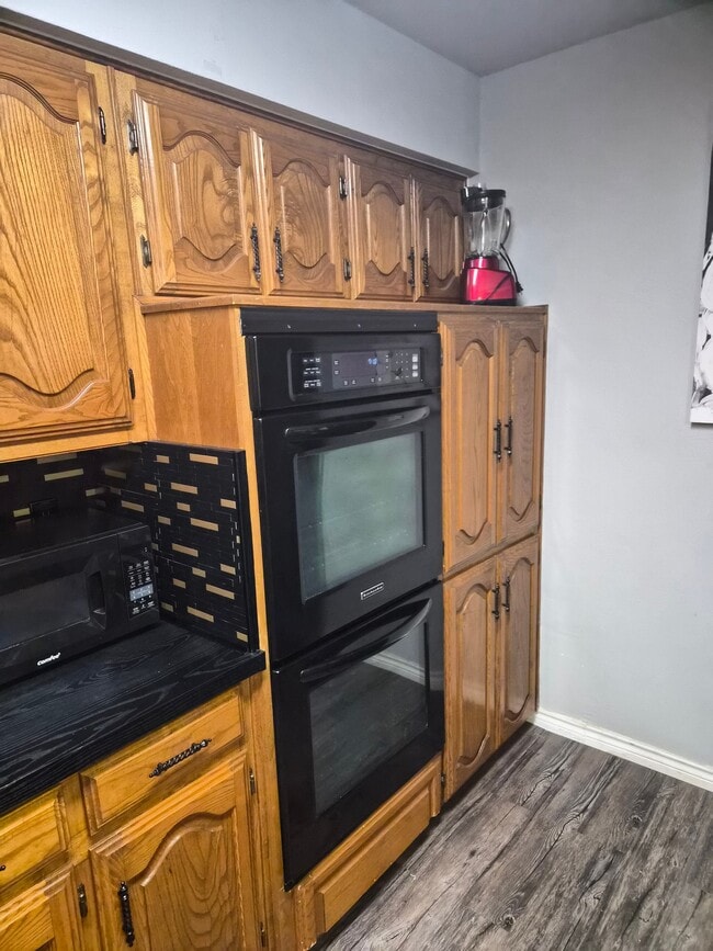 1108 Waterview Ln, Unit 403 in Desoto, TX - Building Photo - Building Photo