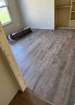 405 E 10th St in Coffeyville, KS - Building Photo