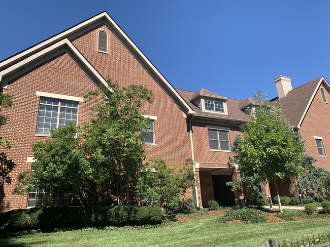 The Sanctuary on Main in New Albany, IN - Foto de edificio - Building Photo