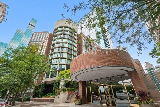 property at 440 N McClurg Ct