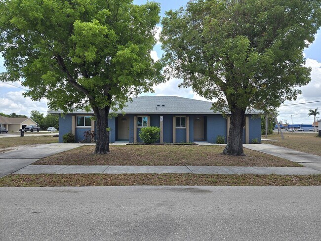 1202 SE 8th Terrace