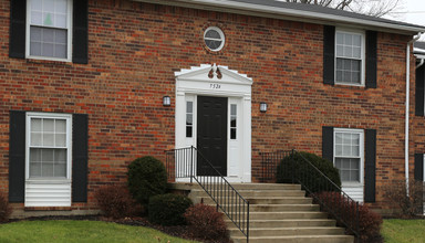 Village of Cross Creek Apartments in Florence, KY - Foto de edificio - Building Photo