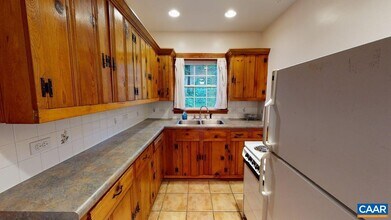 609 Wine Cellar Cir in Charlottesville, VA - Building Photo - Building Photo