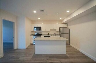 693 Western Ave in Lynn, MA - Building Photo - Building Photo