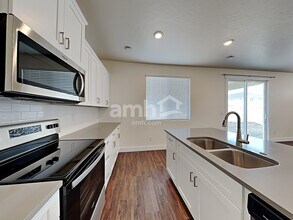 1284 E Ludlow St in Kuna, ID - Building Photo - Building Photo