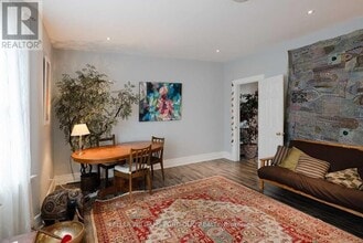 2 Bloor St W in Toronto, ON - Building Photo - Building Photo