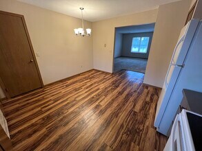 3520 Weiss St, Unit 3 in Saginaw, MI - Foto de edificio - Building Photo