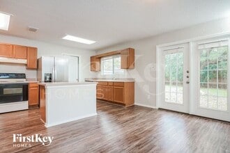 910 Saxonhill Dr in San Antonio, TX - Foto de edificio - Building Photo