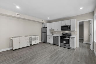 2268 Druid Park Dr, Unit Unit 2 in Baltimore, MD - Foto de edificio - Building Photo