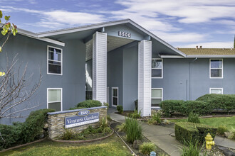 Ventura Gardens Apartments in Sacramento, CA - Building Photo - Building Photo