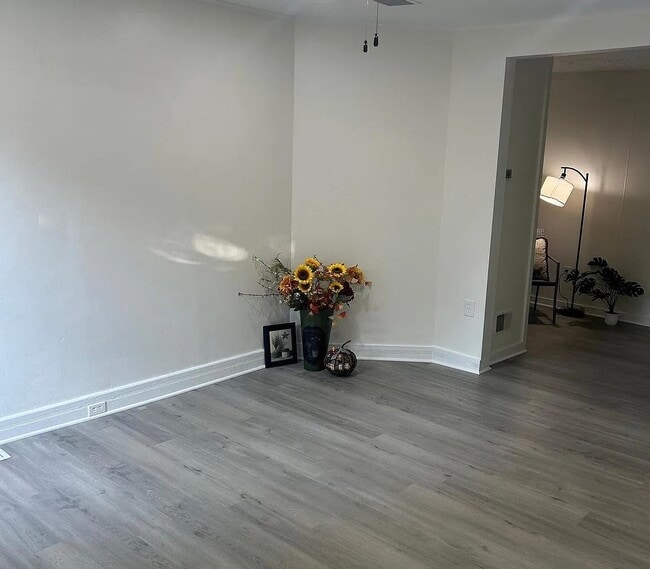 92 Pennsylvania Ave in Westminster, MD - Foto de edificio - Building Photo