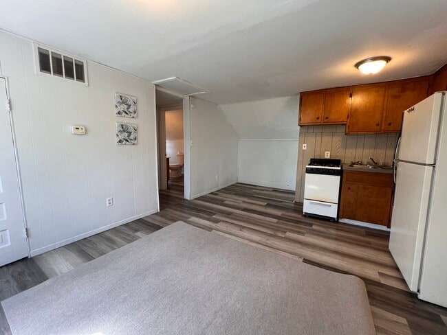 2634 N Michigan Ave, Unit #3 in Saginaw, MI - Building Photo - Building Photo