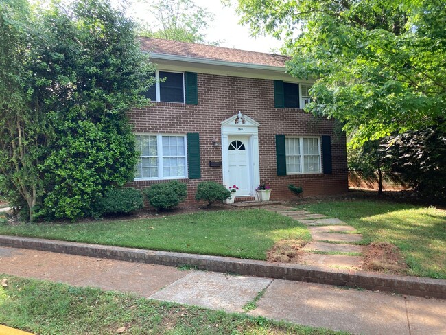 180 Wilcox St in Athens, GA - Building Photo - Building Photo