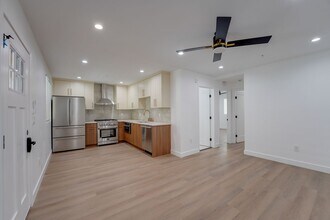 Oceans 315 in La Jolla, CA - Building Photo - Interior Photo