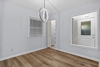 321 Hospital Dr in Virginia Beach, VA - Building Photo - Building Photo