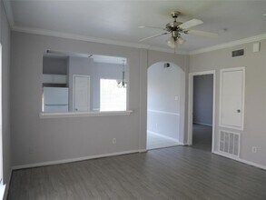 6289 Wilcrest Dr in Houston, TX - Building Photo - Building Photo