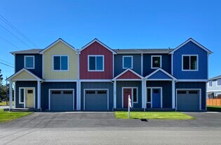 911 Washington Ave S in Long Beach, WA - Building Photo