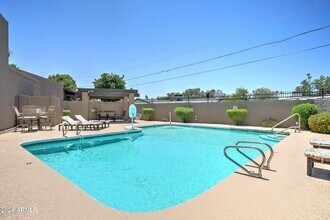 616 E Manzanita Dr in Phoenix, AZ - Building Photo - Building Photo