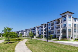 Trio at Jubilee Park in Orlando, FL - Building Photo - Building Photo