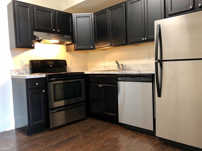 930 N Calvert St in Baltimore, MD - Building Photo - Building Photo
