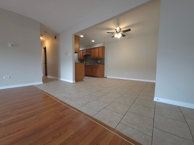 412 E Bailey Rd in Naperville, IL - Building Photo - Building Photo