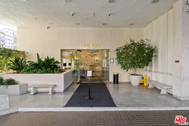 10433 Wilshire Blvd in Los Angeles, CA - Building Photo - Building Photo