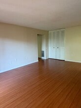 70 Shrewsbury Green Dr in Shrewsbury, MA - Foto de edificio - Building Photo