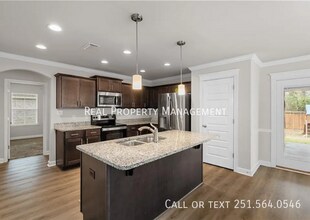 682 Begeman Rd in Mobile, AL - Building Photo - Building Photo