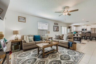 3606 Capital Reserve Dr in Plant City, FL - Building Photo - Building Photo