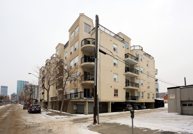 Monaco in Edmonton, AB - Building Photo - Building Photo