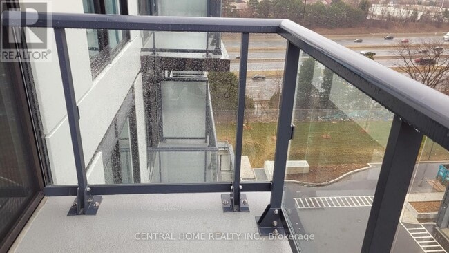 7439 Kingston Rd in Toronto, ON - Building Photo - Building Photo