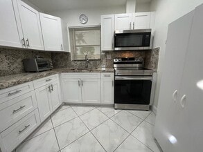 2665 Dudley Dr W in West Palm Beach, FL - Building Photo - Building Photo