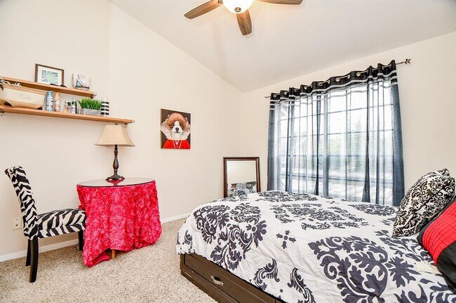 8055 Cambridge St in Houston, TX - Building Photo - Building Photo