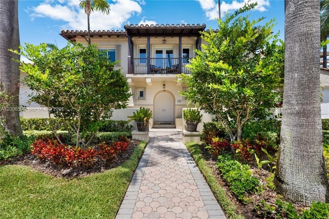 13636 Deering Bay Dr